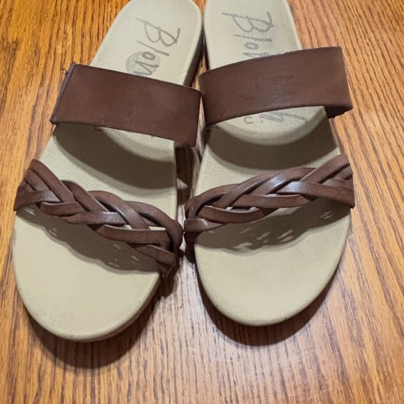 Blowfish Women's Tan Braided Sandals - Picture 2 of 3